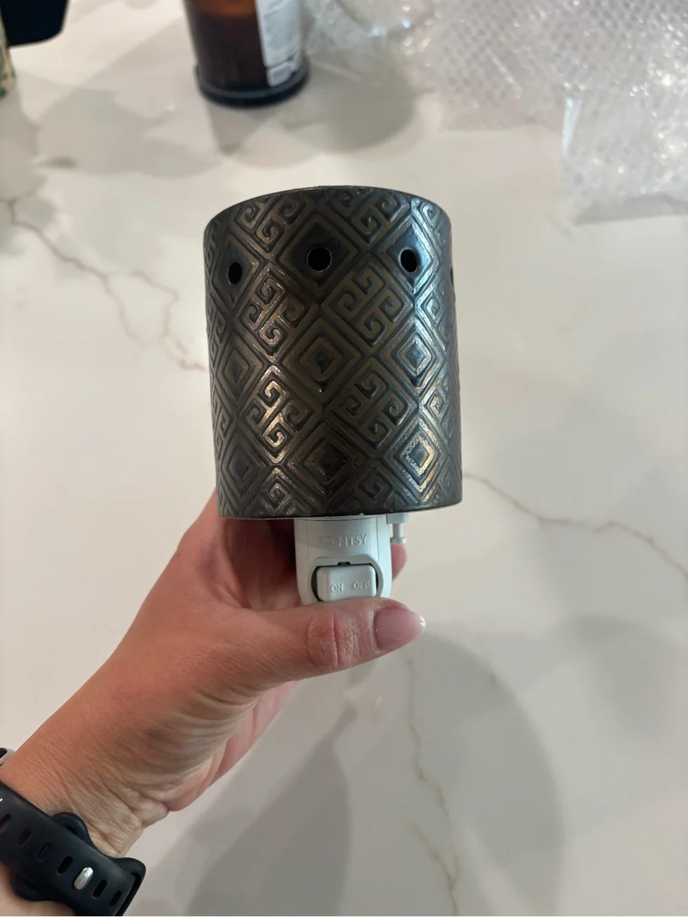 Scentsy Bronze Geometric Plug-In Warmer